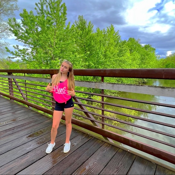 Meet the Posher Other - Meet your Posher, Taylor